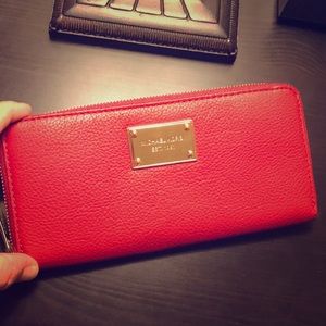 Michael Kors zip around wallet
